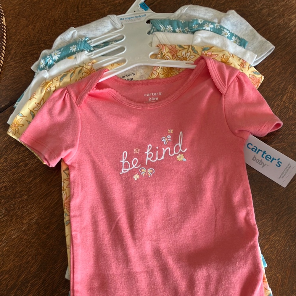 Carter’s baby five piece assorted onesie tops, size 24 months